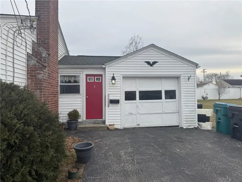 20 Commodore Avenue Warwick RI 02888