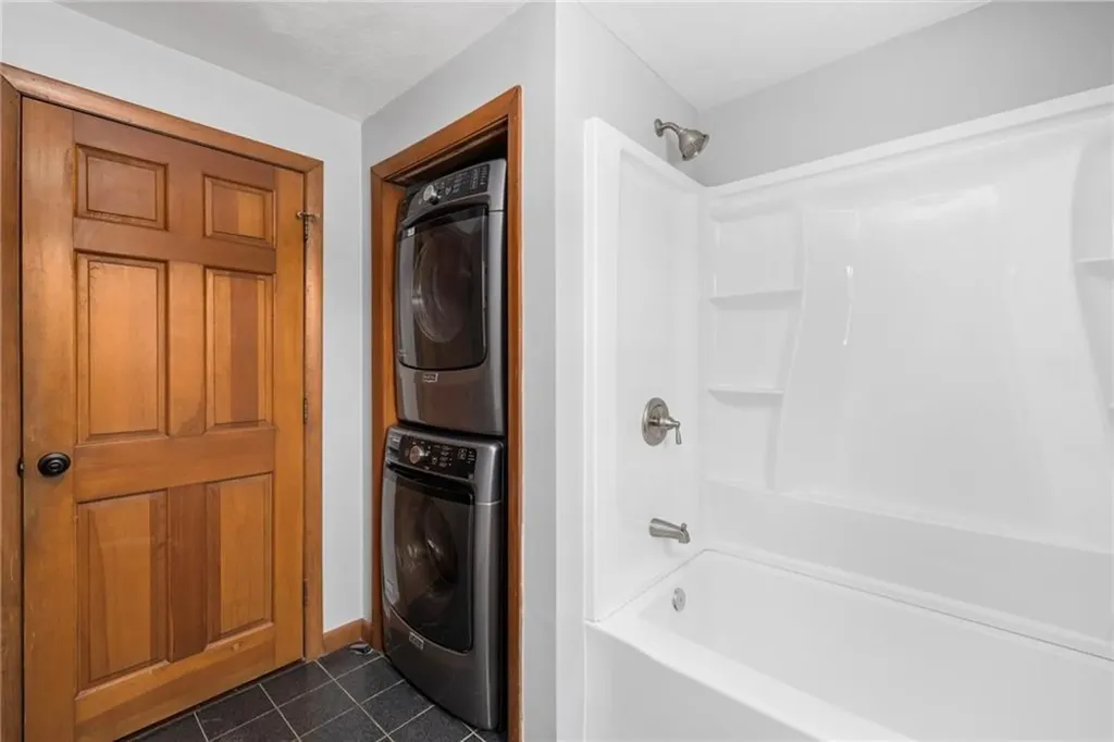 44 Burlingame Road West Warwick RI 02893