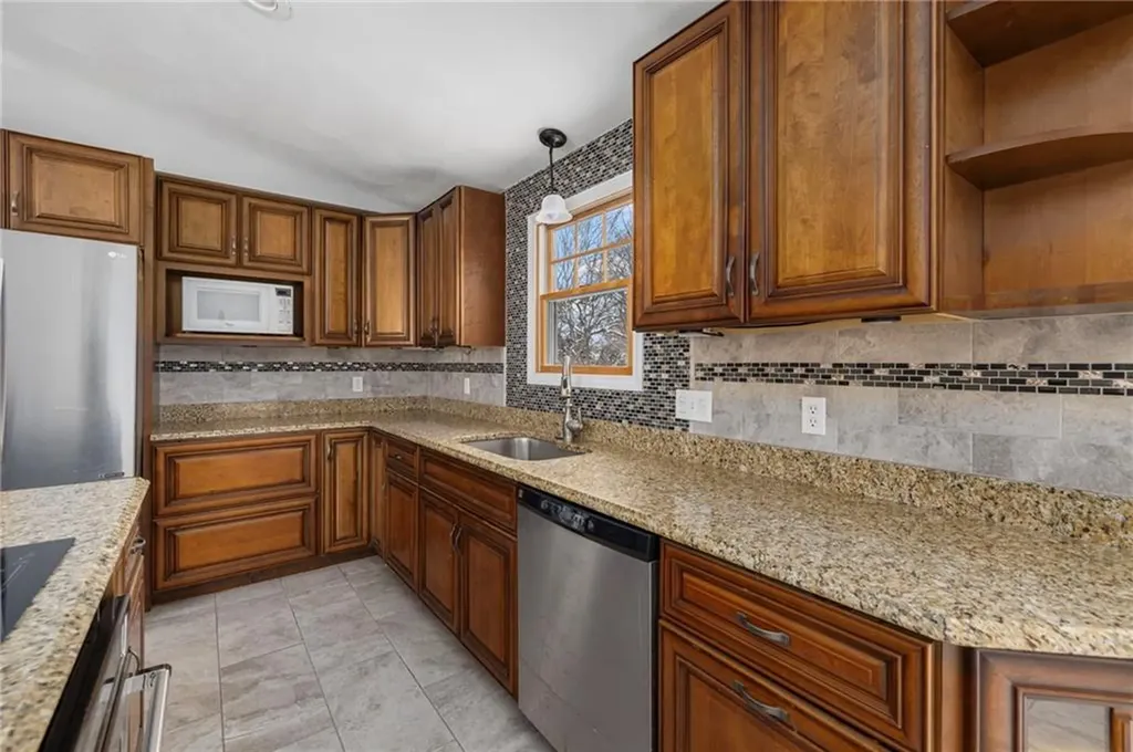 44 Burlingame Road West Warwick RI 02893