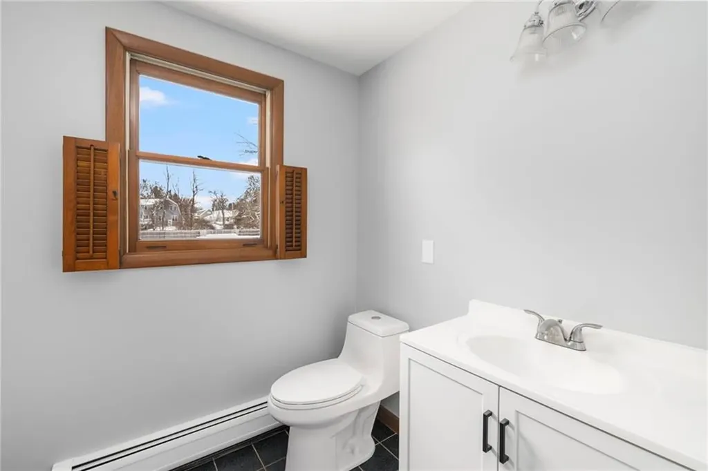 44 Burlingame Road West Warwick RI 02893