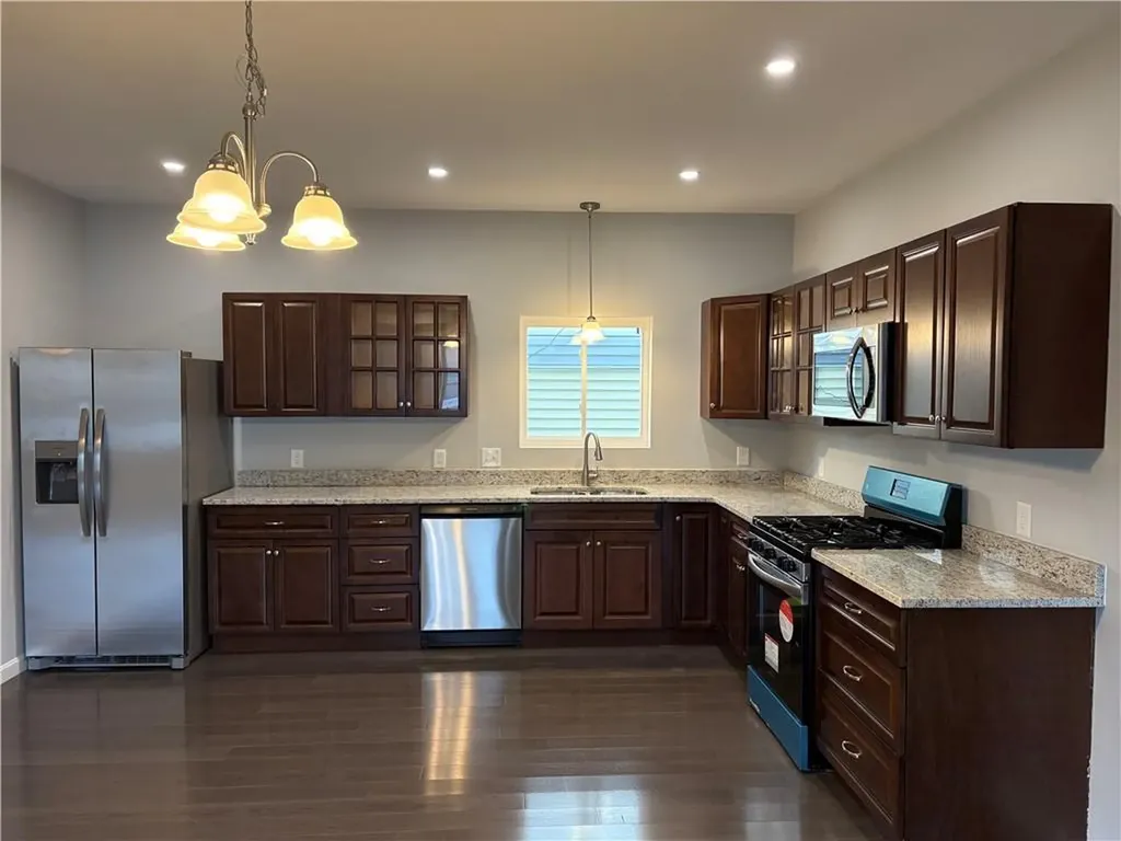 184 Avenue C Woonsocket RI 02895