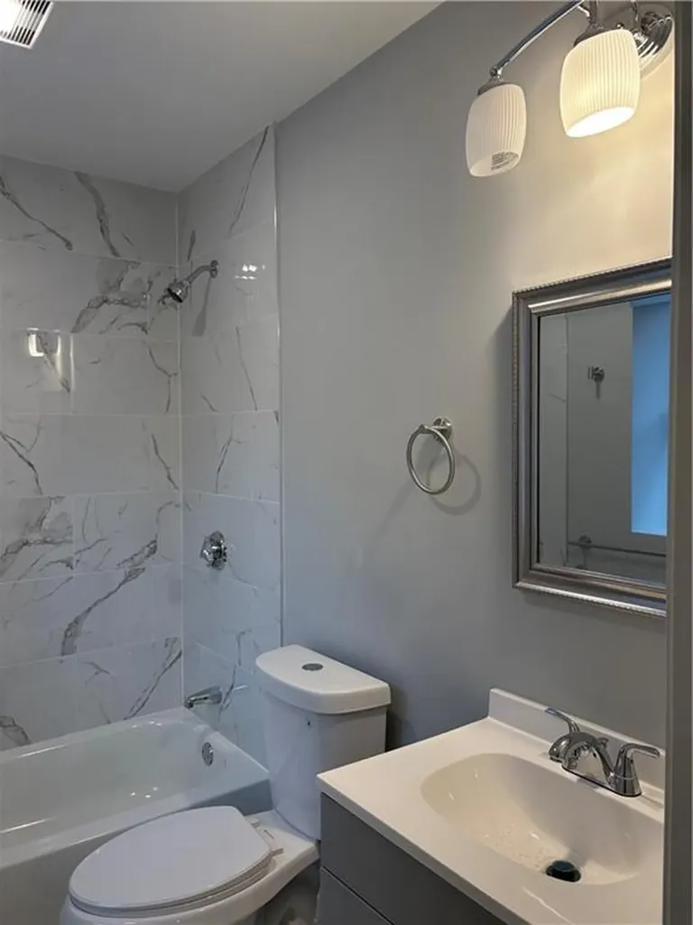 184 Avenue C Woonsocket RI 02895