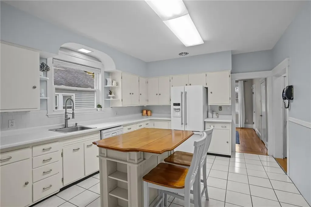 84 Enfield Avenue Providence RI 02908