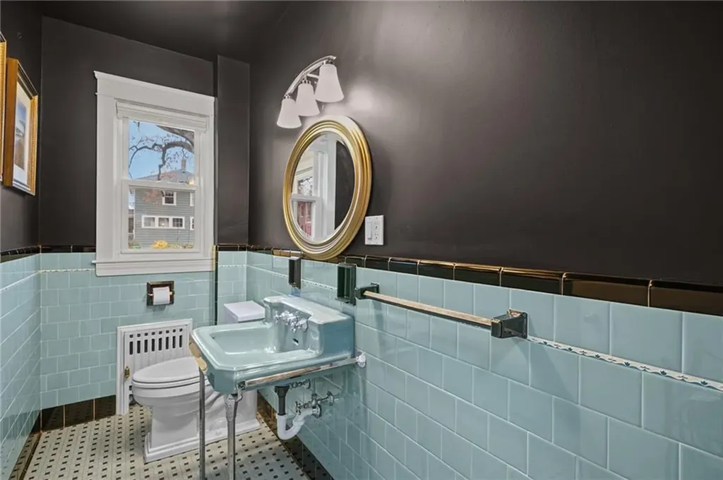 84 Enfield Avenue Providence RI 02908