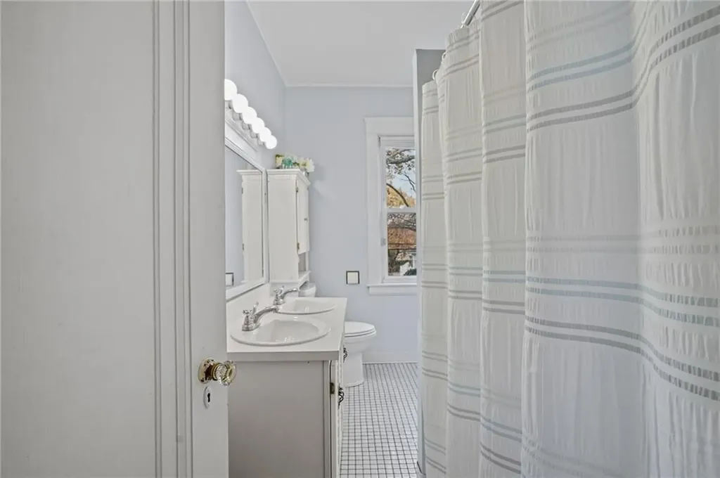 84 Enfield Avenue Providence RI 02908