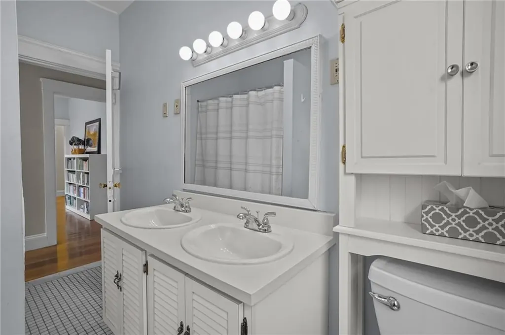 84 Enfield Avenue Providence RI 02908