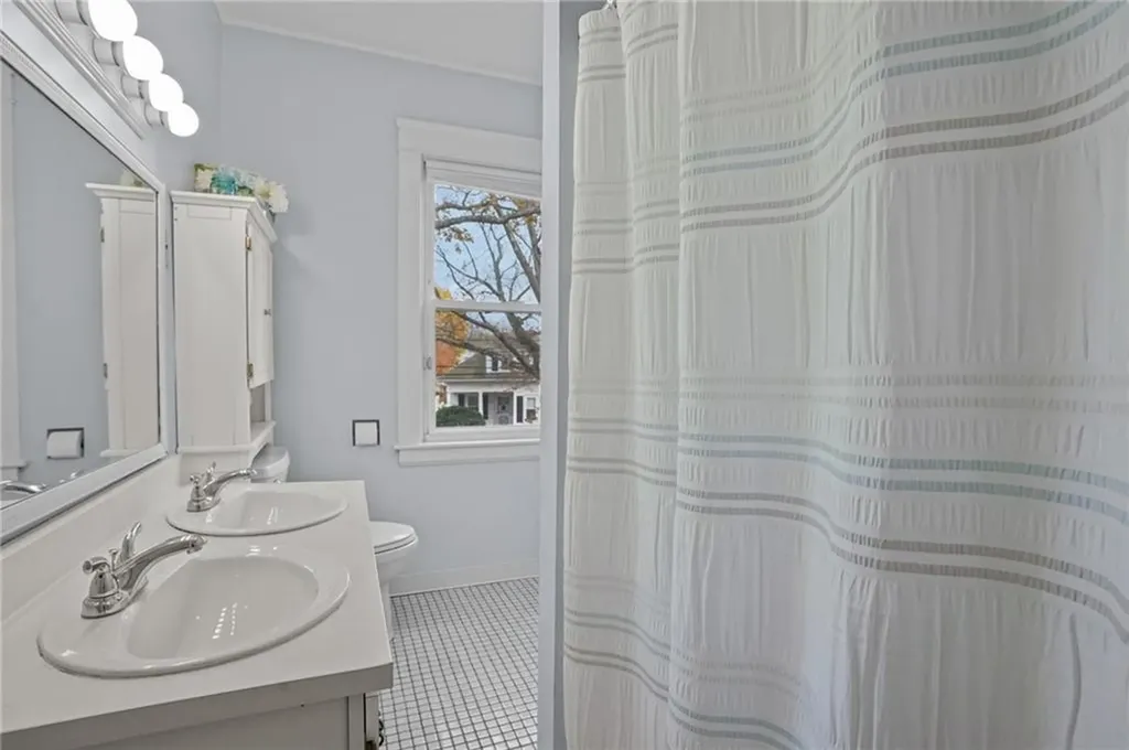 84 Enfield Avenue Providence RI 02908