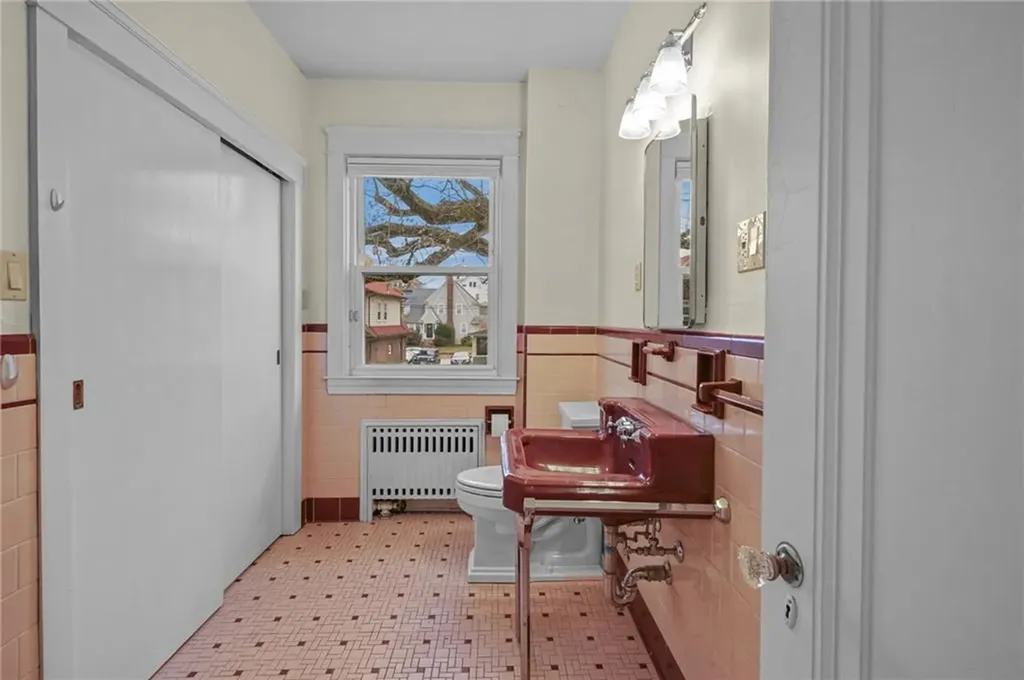 84 Enfield Avenue Providence RI 02908