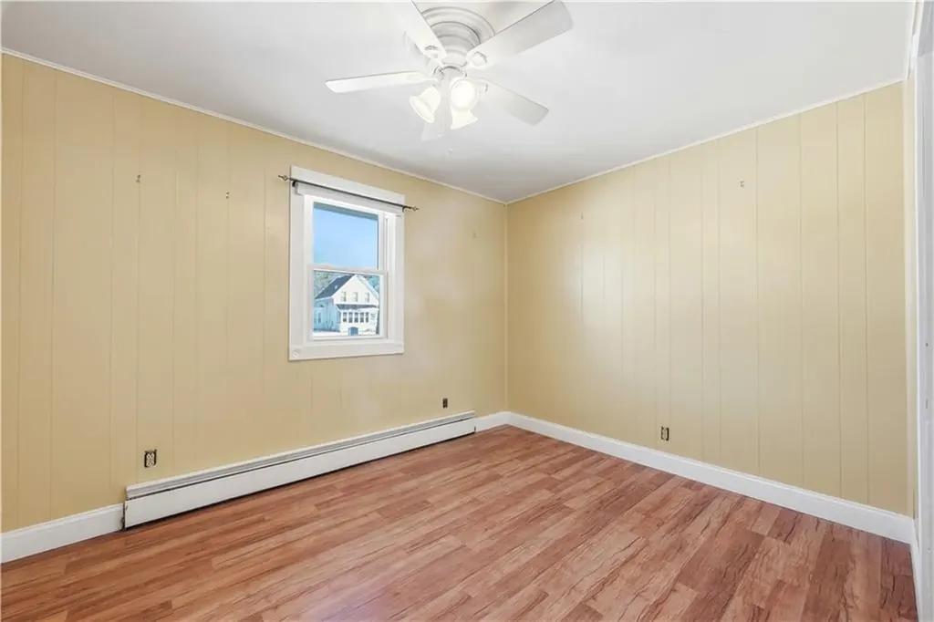 16 Oak Street Hopkinton RI 02804