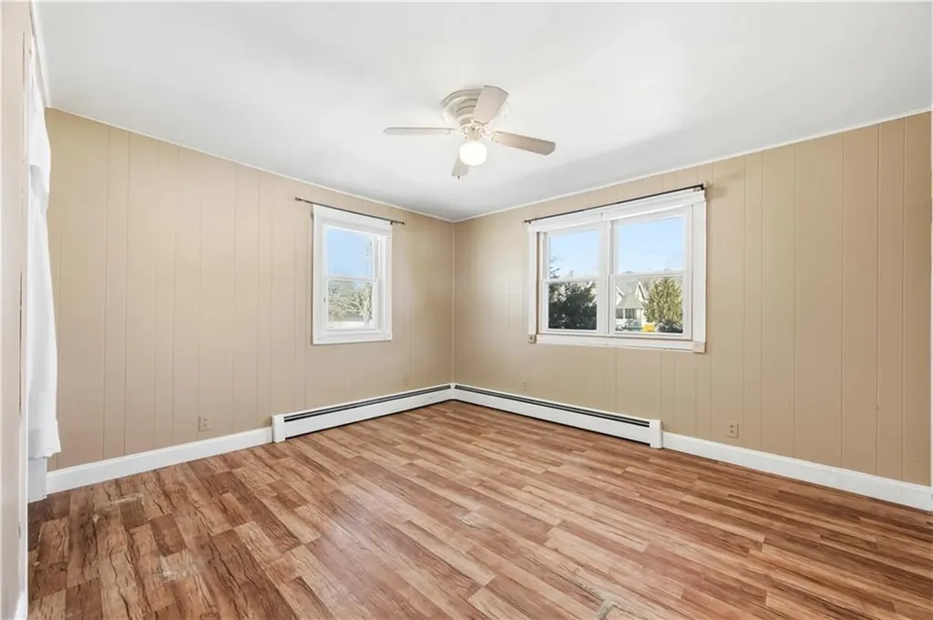 16 Oak Street Hopkinton RI 02804