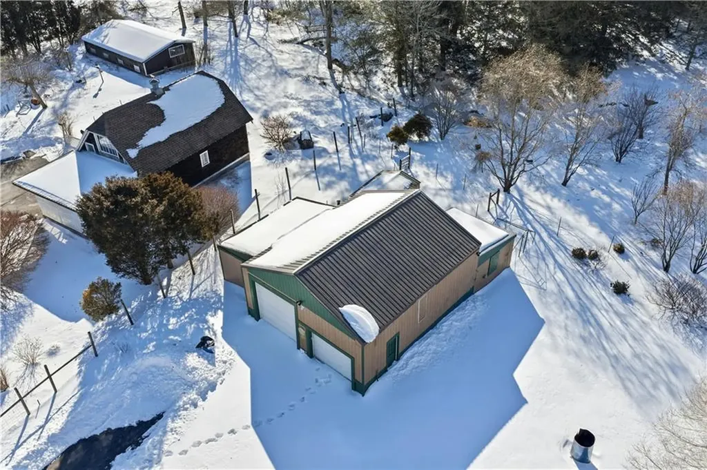 16 Oak Street Hopkinton RI 02804