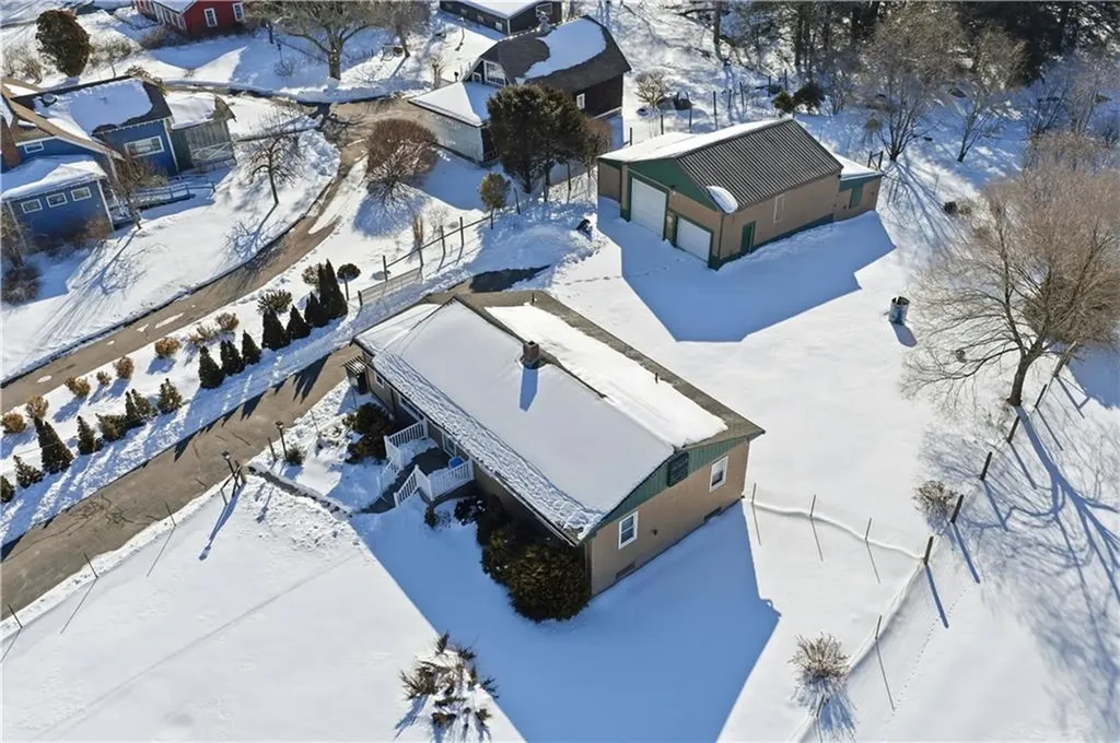 16 Oak Street Hopkinton RI 02804