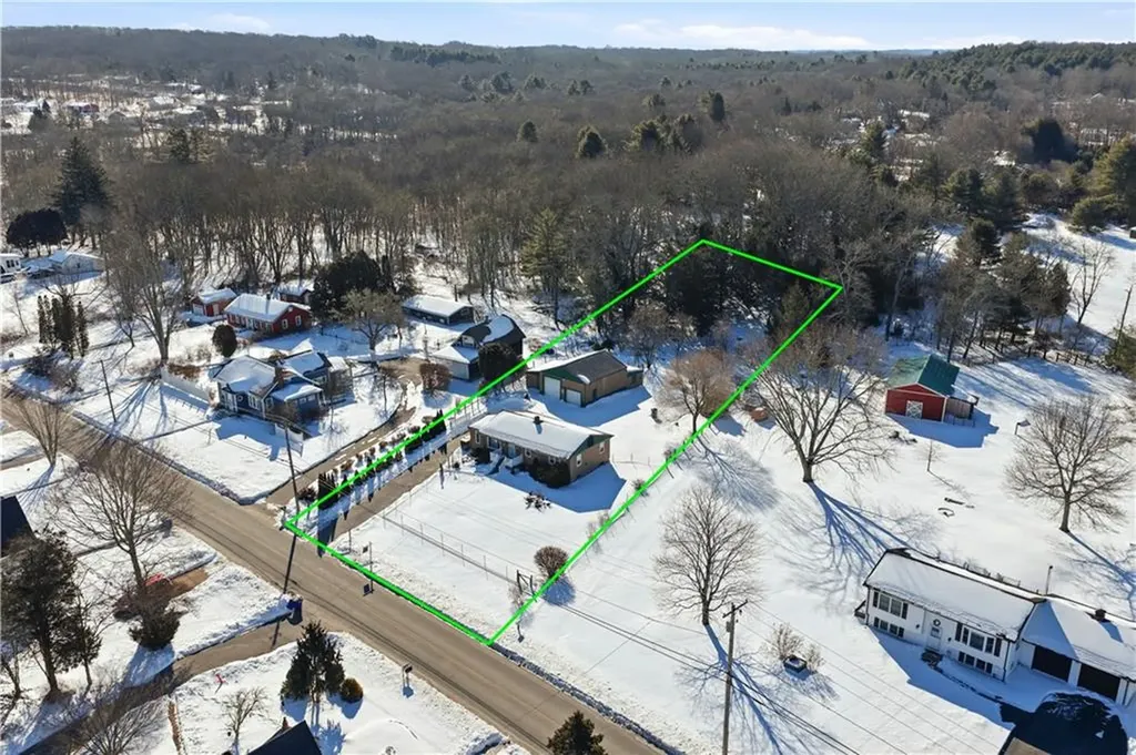 16 Oak Street Hopkinton RI 02804