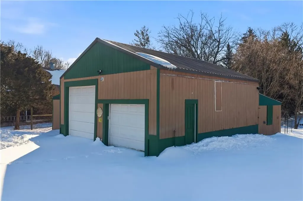 16 Oak Street Hopkinton RI 02804