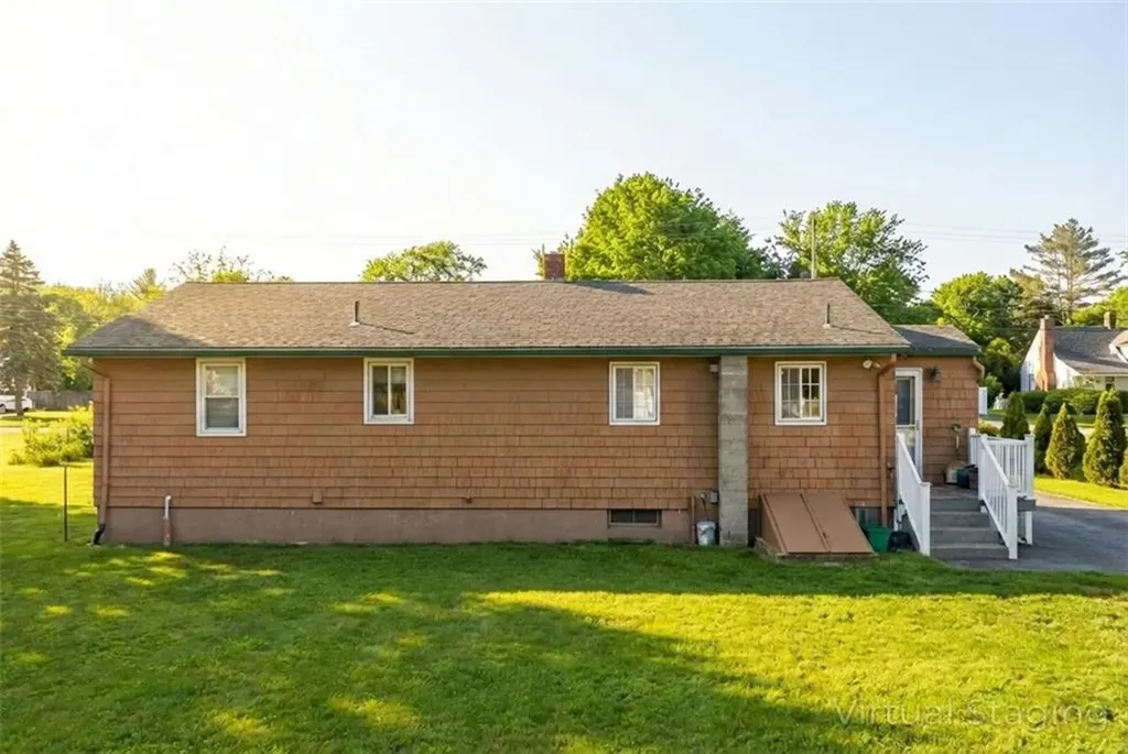 16 Oak Street Hopkinton RI 02804