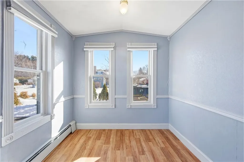 16 Oak Street Hopkinton RI 02804