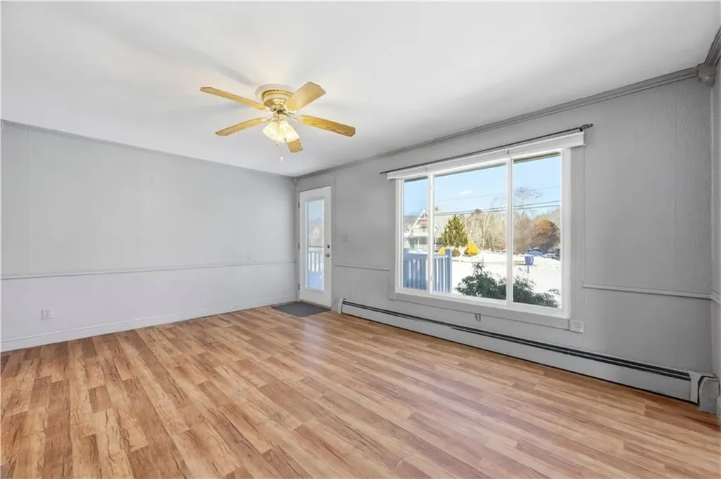 16 Oak Street Hopkinton RI 02804