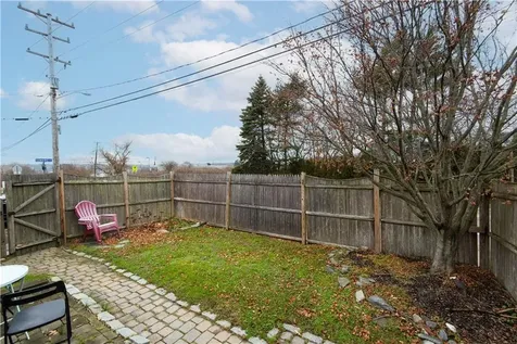 391 Aquidneck Avenue Middletown RI 02842