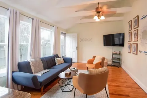 391 Aquidneck Avenue Middletown RI 02842