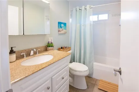 391 Aquidneck Avenue Middletown RI 02842