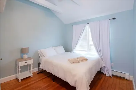 391 Aquidneck Avenue Middletown RI 02842