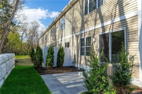 25 Franklin Road East Greenwich RI 02818