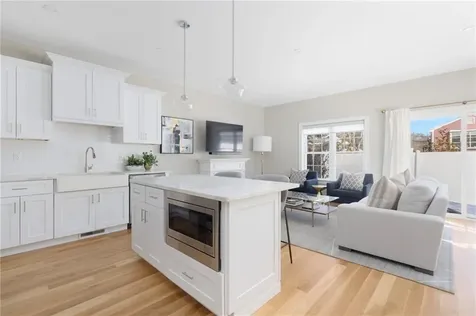 25 Franklin Road East Greenwich RI 02818