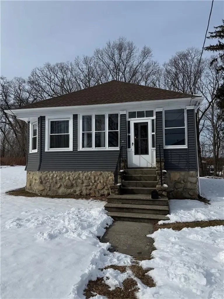 18 Hobson Avenue North Providence RI 02911