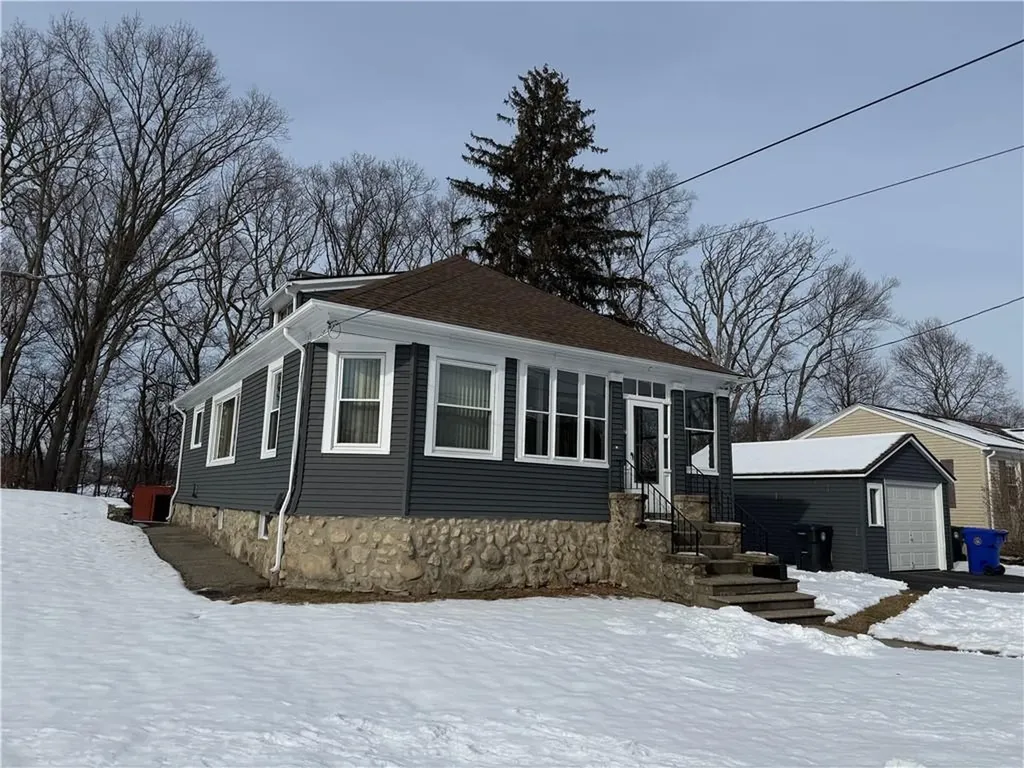 18 Hobson Avenue North Providence RI 02911