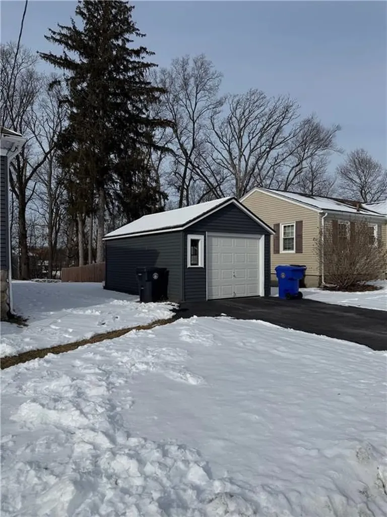 18 Hobson Avenue North Providence RI 02911