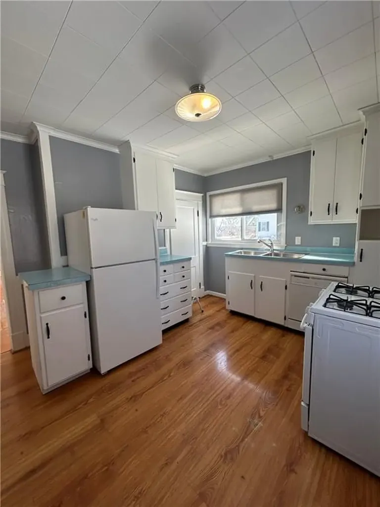 18 Hobson Avenue North Providence RI 02911