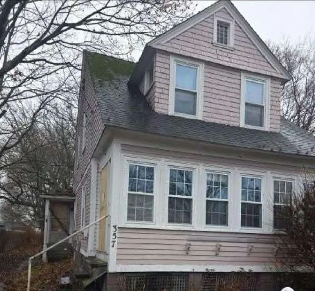 357 Pequot Avenue Warwick RI 02889