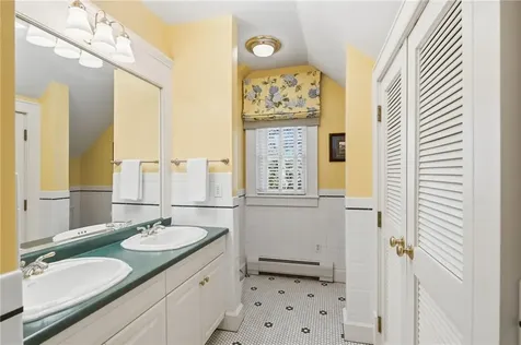 7 Eagle Drive Dartmouth MA 02748