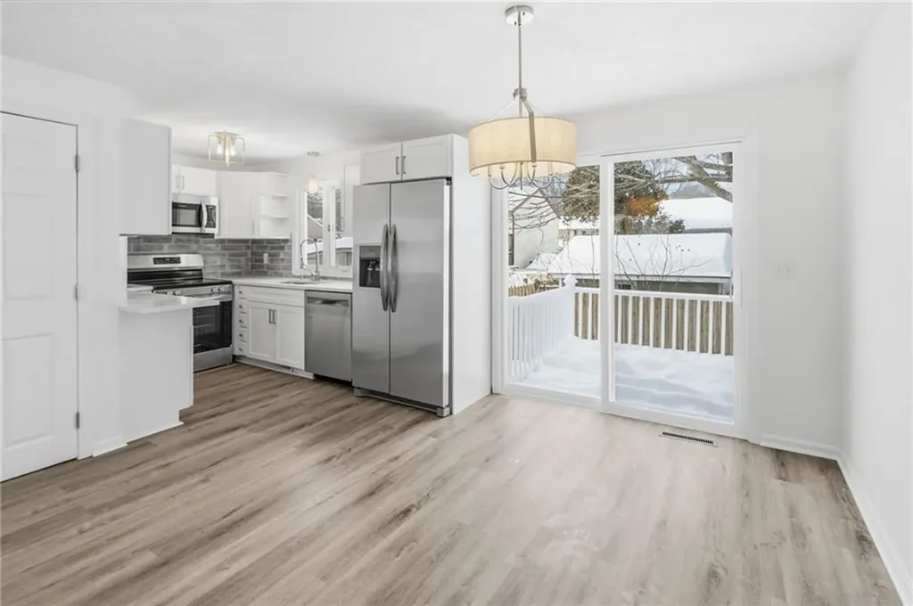 23 Benefit Street Warwick RI 02886