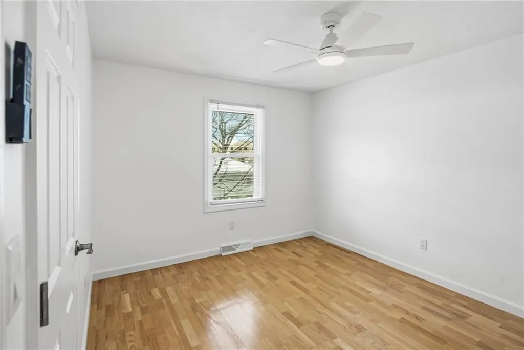 23 Benefit Street Warwick RI 02886