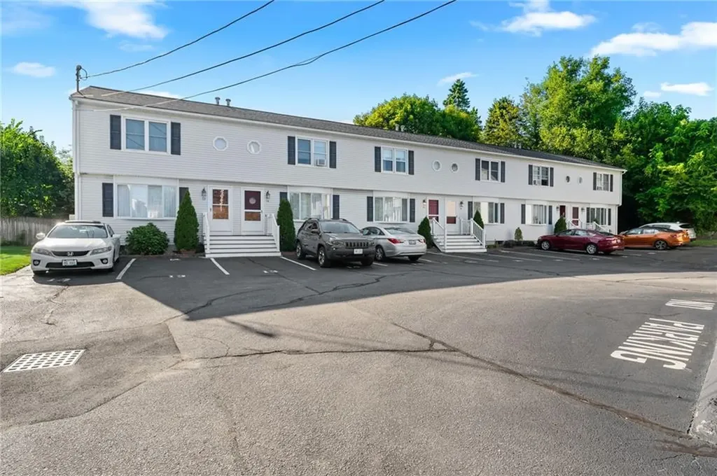 23 Benefit Street Warwick RI 02886