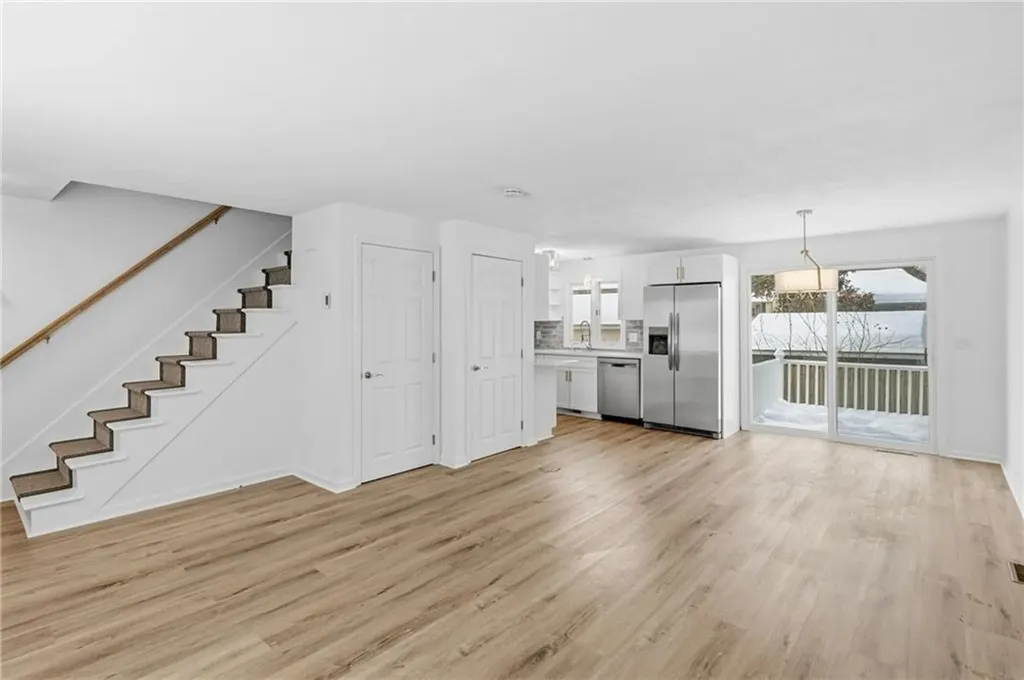 23 Benefit Street Warwick RI 02886