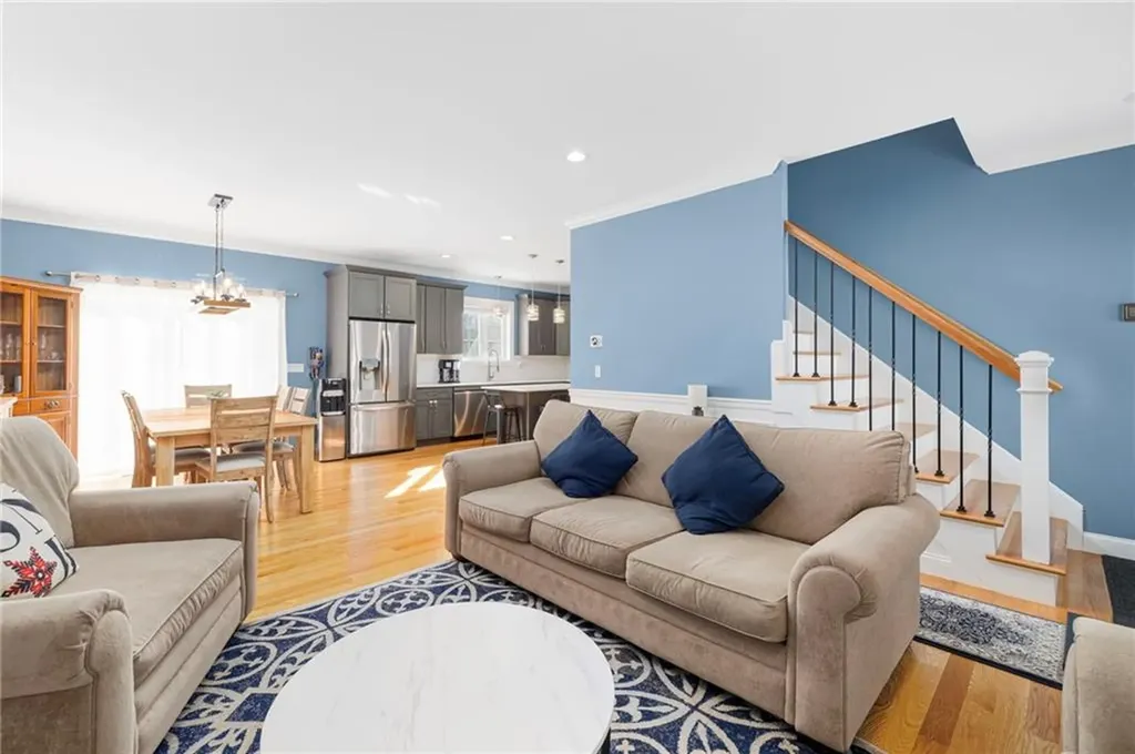 136 Cobble Hill Road Lincoln RI 02865