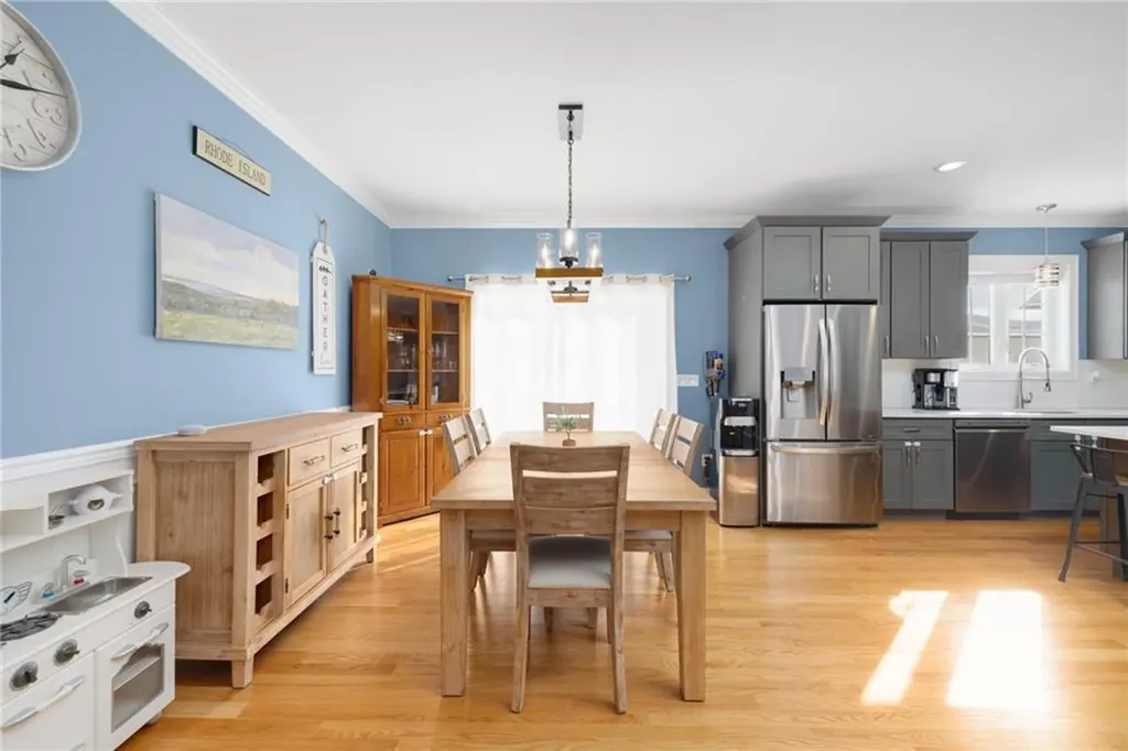 136 Cobble Hill Road Lincoln RI 02865