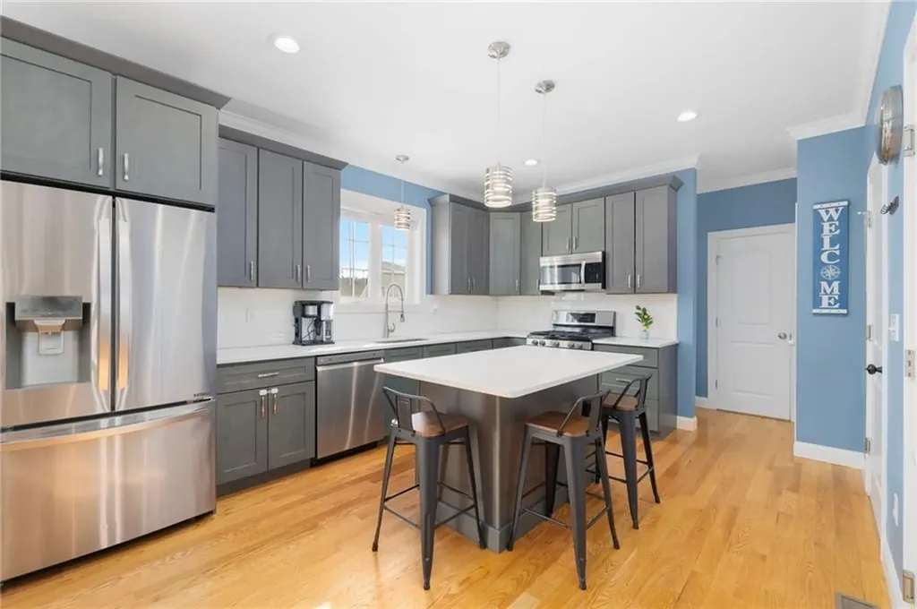 136 Cobble Hill Road Lincoln RI 02865