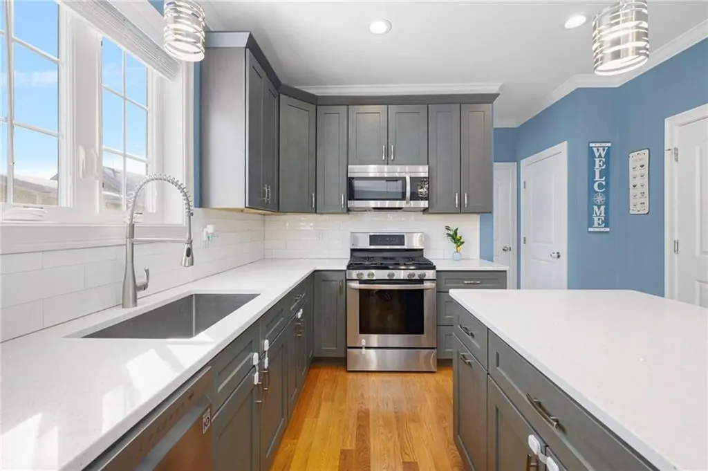 136 Cobble Hill Road Lincoln RI 02865