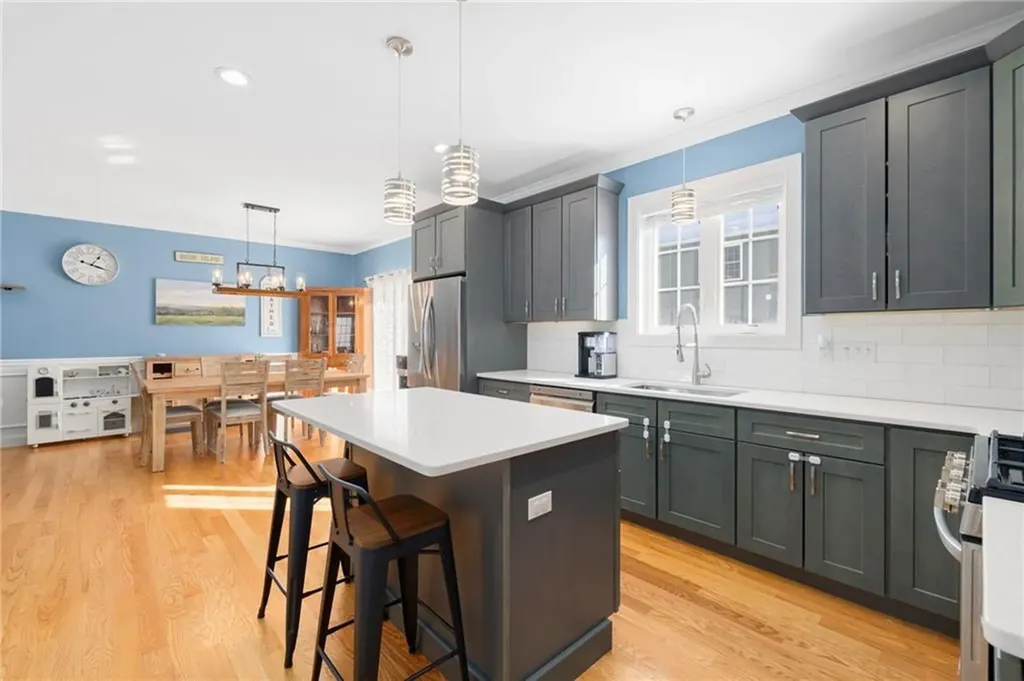 136 Cobble Hill Road Lincoln RI 02865