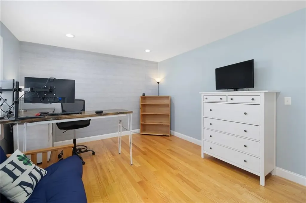 136 Cobble Hill Road Lincoln RI 02865