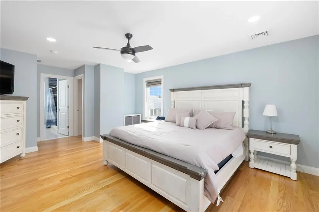 136 Cobble Hill Road Lincoln RI 02865