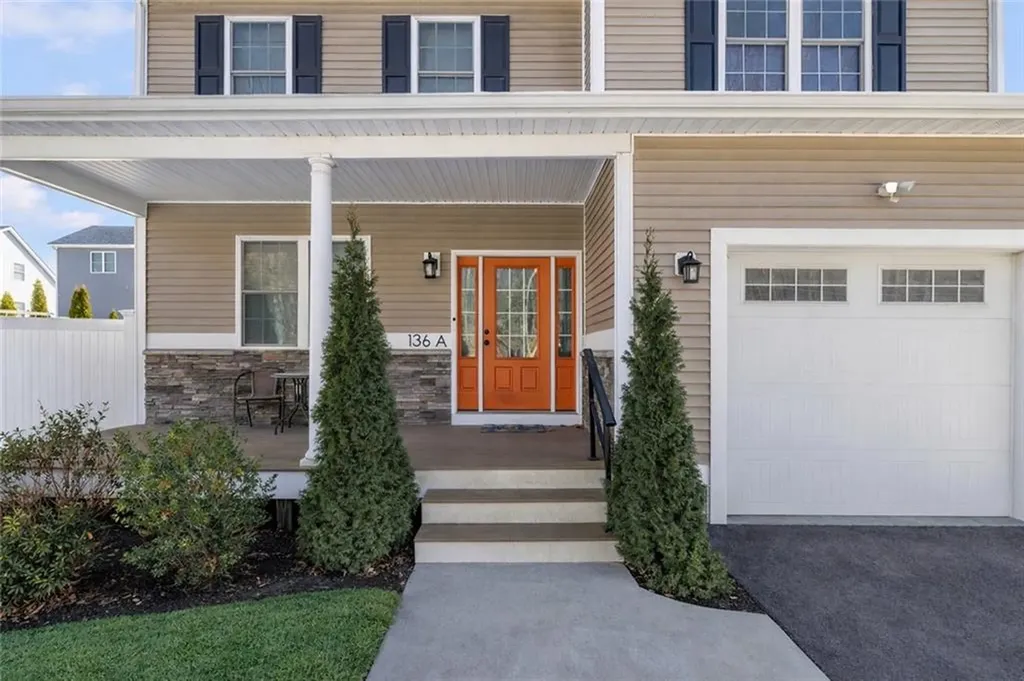 136 Cobble Hill Road Lincoln RI 02865