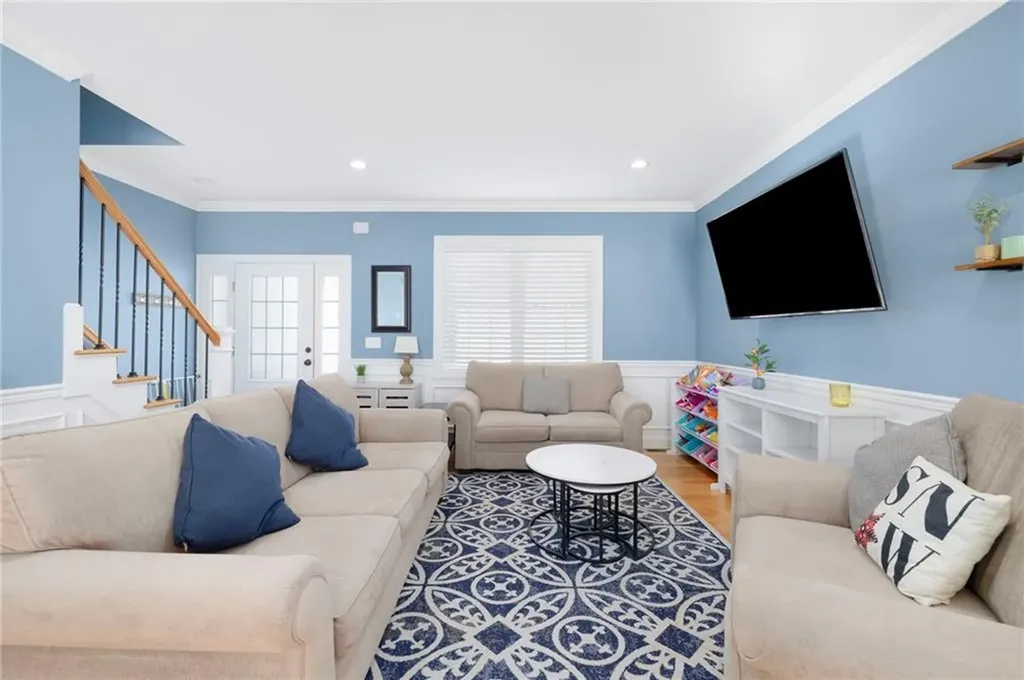 136 Cobble Hill Road Lincoln RI 02865