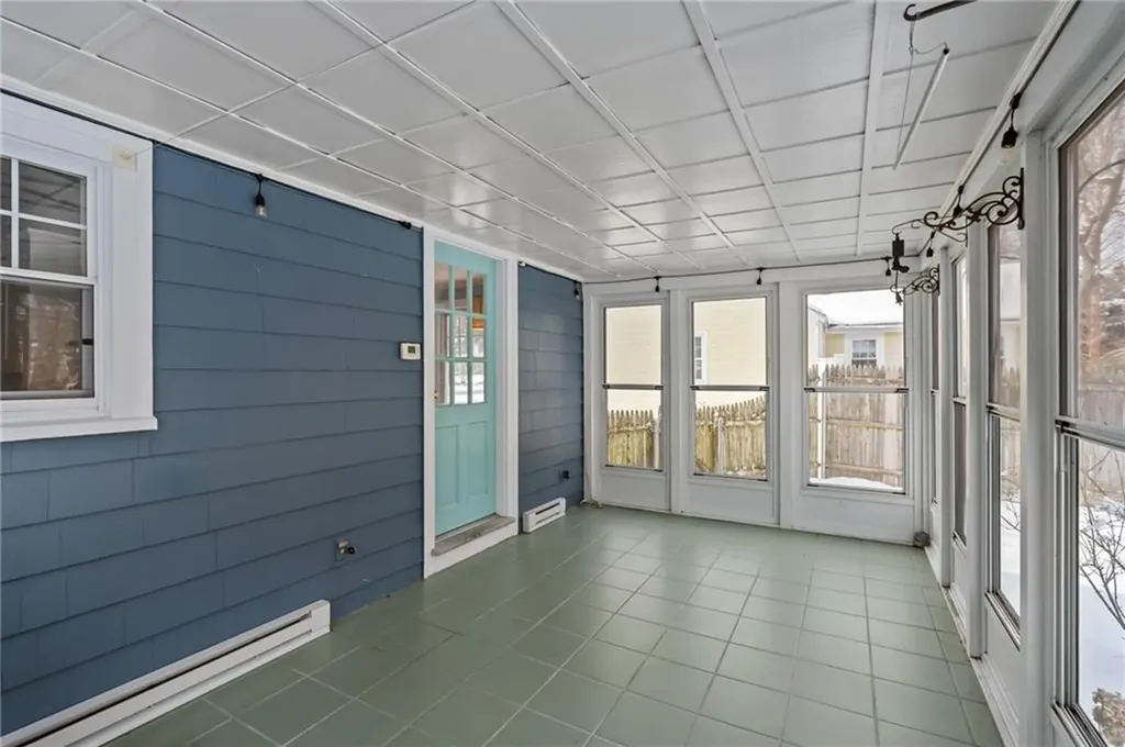 59 Ferry Lane Barrington RI 02806