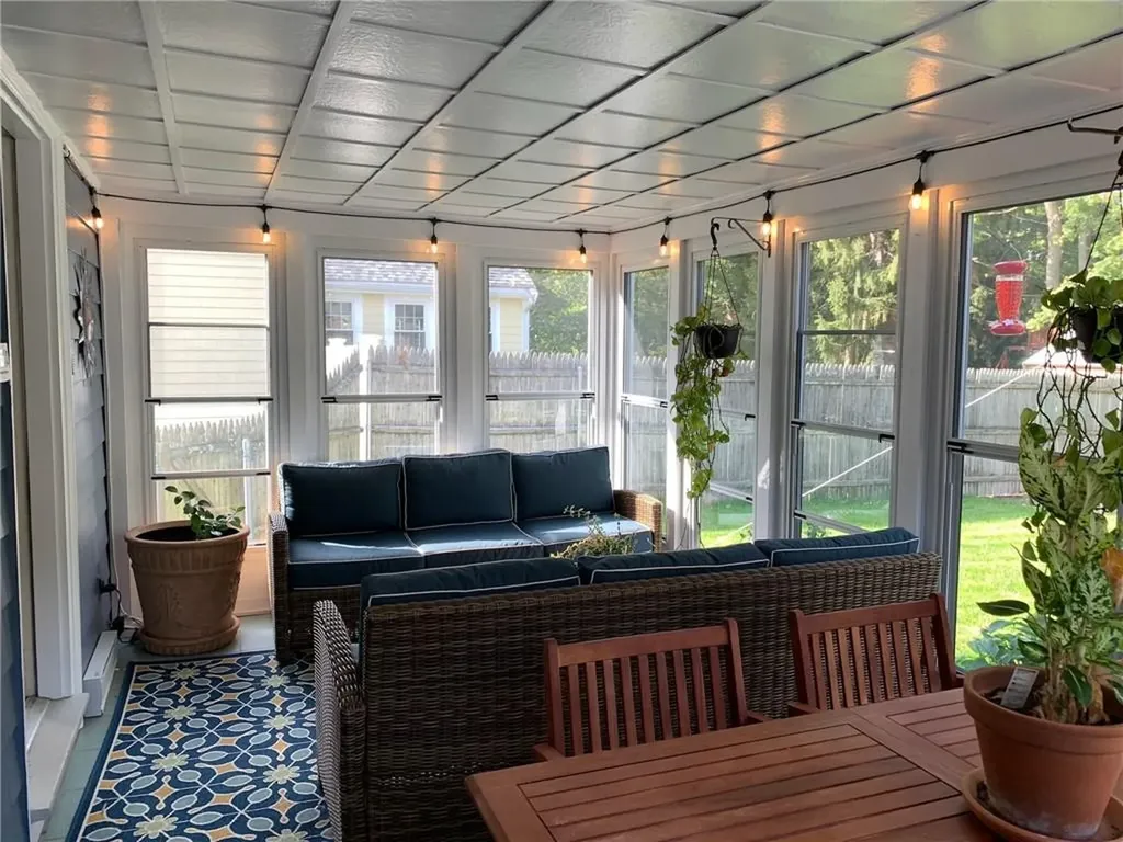 59 Ferry Lane Barrington RI 02806