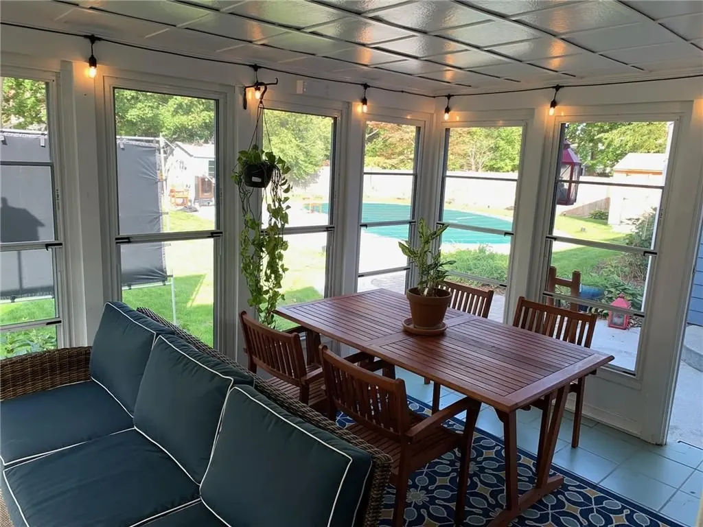 59 Ferry Lane Barrington RI 02806