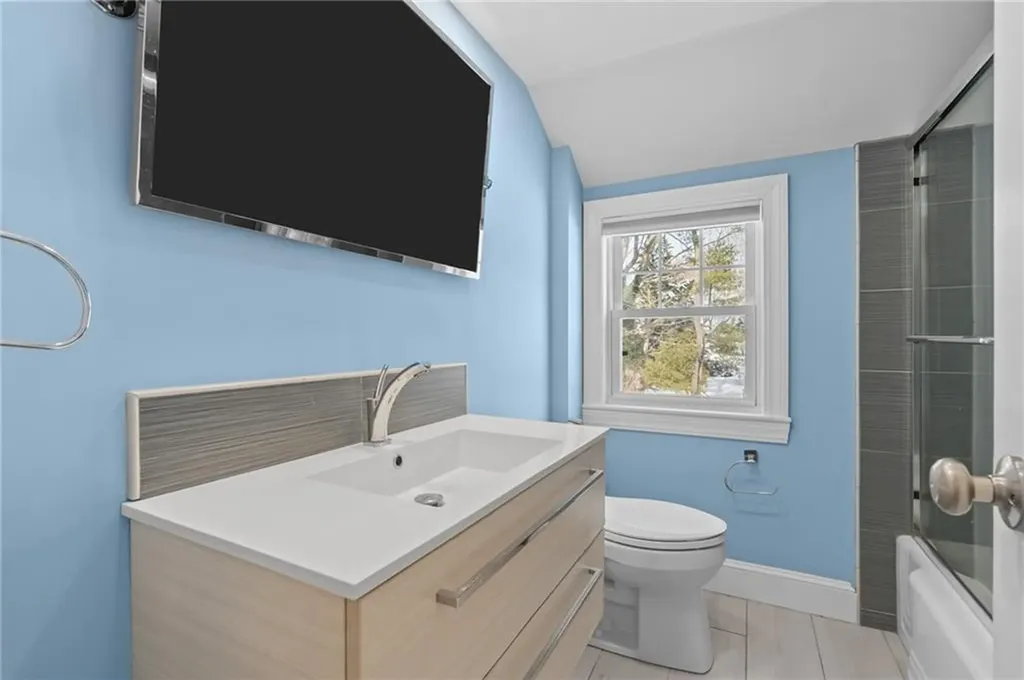 59 Ferry Lane Barrington RI 02806